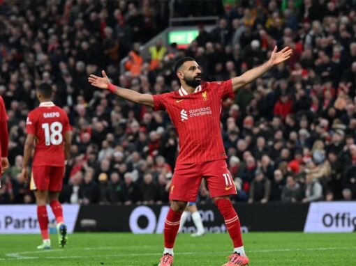 صلاح يكشف عن سر التغيير بين مدربيه كلوب وسلوت