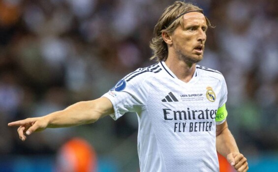 مودريتش يقترب من معادلة رقم قياسي جديد في الكلاسيكو