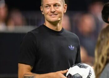 كروس يواصل تواجده في عالم كرة القدم