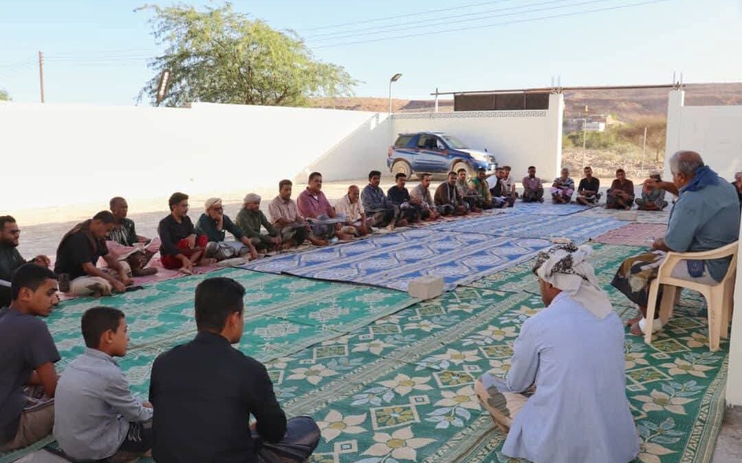 رئيس تنفيذية انتقالي يبعث يناقش مع أولياء أمور العرسان ترتيبات الزواج الجماعي المُيَسّر بالمديرية