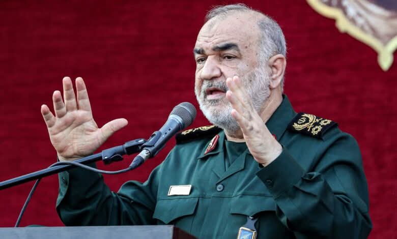 قائد الحرس الثوري الإيراني: الحوثيون صامدون رغم القصف والأمريكيون يعترفون بفشل الحملة