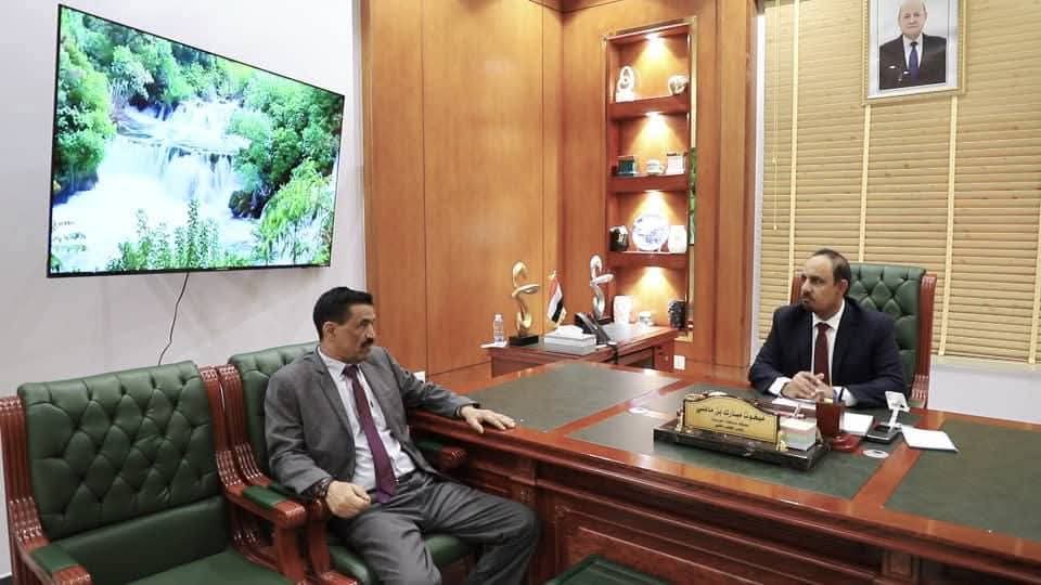 محافظ حضرموت يبحث مع مساعد وزير الدفاع لشؤون الموارد البشرية تعزيز خطط تنمية الكوادر العسكرية