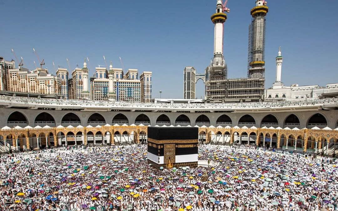 السعودية تحدد آخر موعد لمغادرة المعتمرين