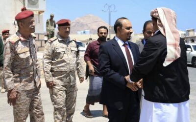 محافظا حضرموت وشبوة يبحثان تعزيز التعاون الأمني والتنموي