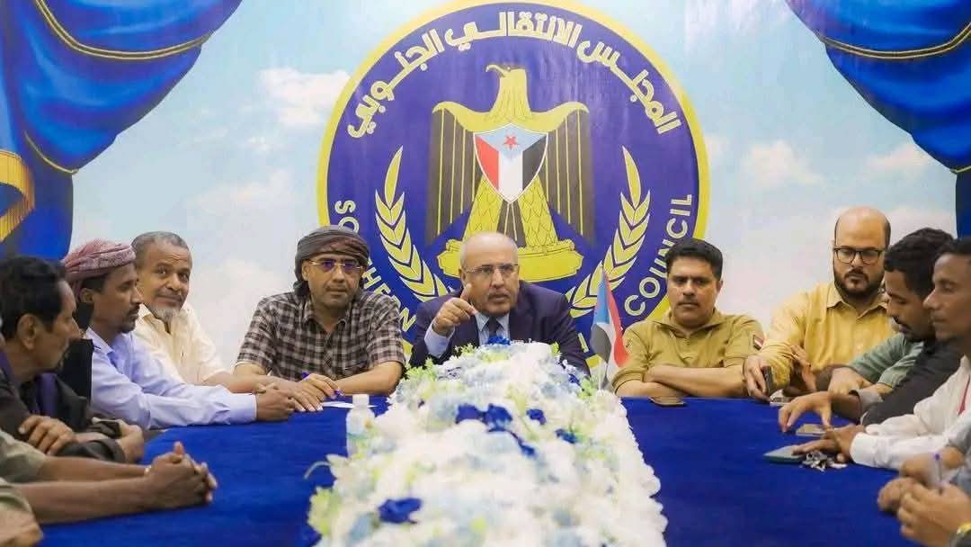 الكثيري يترأس اجتماعًا استثنائيًا للوقوف على التحضيرات الجارية لفعالية “حضرموت أولًا”