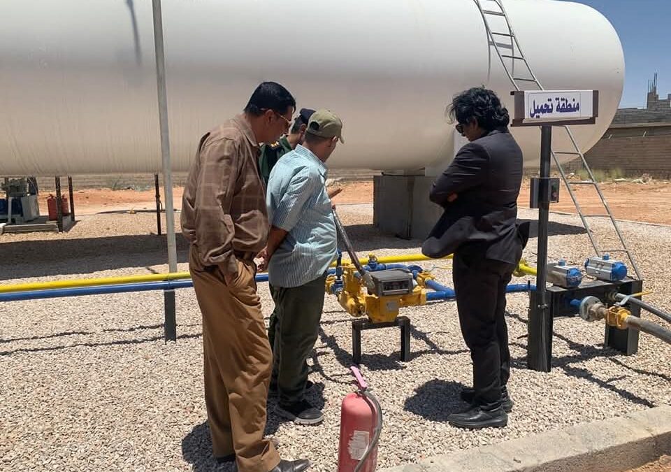 برئاسة الوكيل الخليفي لجنة ميدانية تتفقد محطات غاز السيارات وتقيّم مدى مطابقتها لمعايير السلامة العامة