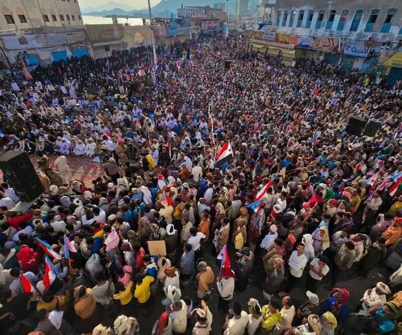 الشيخ راجح باكريت: الحشد الجماهيري في المكلا تجسيد لإرادة شعب متمسك بحقه في استعادة دولته