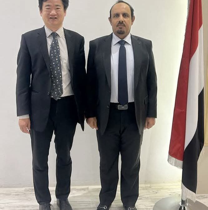 محافظ حضرموت يلتقي القائم بأعمال السفير الصيني لتعزيز التعاون ودعم جهود التنمية والسلام