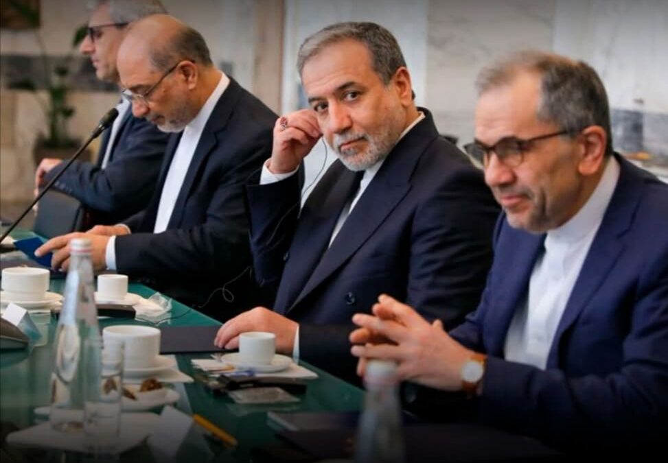 انتهاء الجولة الثانية من المفاوضات “الأمريكية – الإيرانية” وطهران تصفها بـ”البنّاءة”