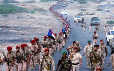 اللواء الخامس دعم وإسناد ينفذ مسيراً عسكرياً ويعزز جاهزية قواته بتخريج دورات قتالية تخصصية