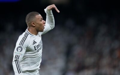 معركة فردية بين مبابي وصلاح تشعل نهاية الموسم.. من يحسم سباق الحذاء الذهبي