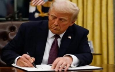 الرئيس الأمريكي يهدد بعدم حضور قمة الناتو