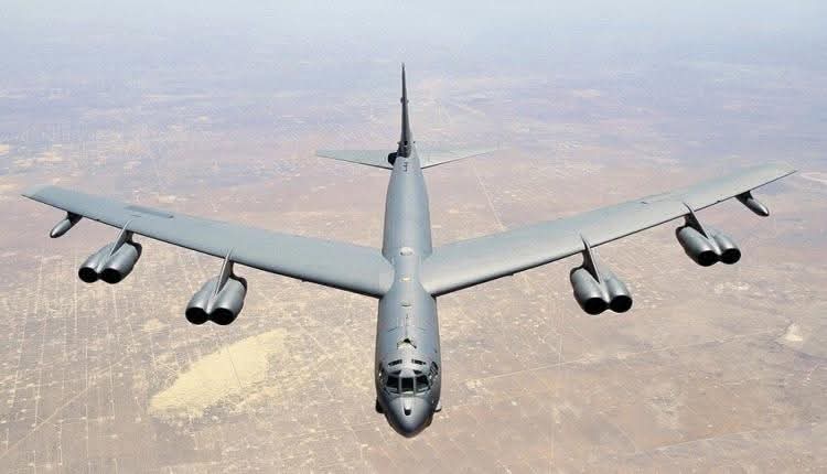 الولايات المتحدة تنشر قاذفات “بي-52” في قاعدة جوية بالمحيط الهندي