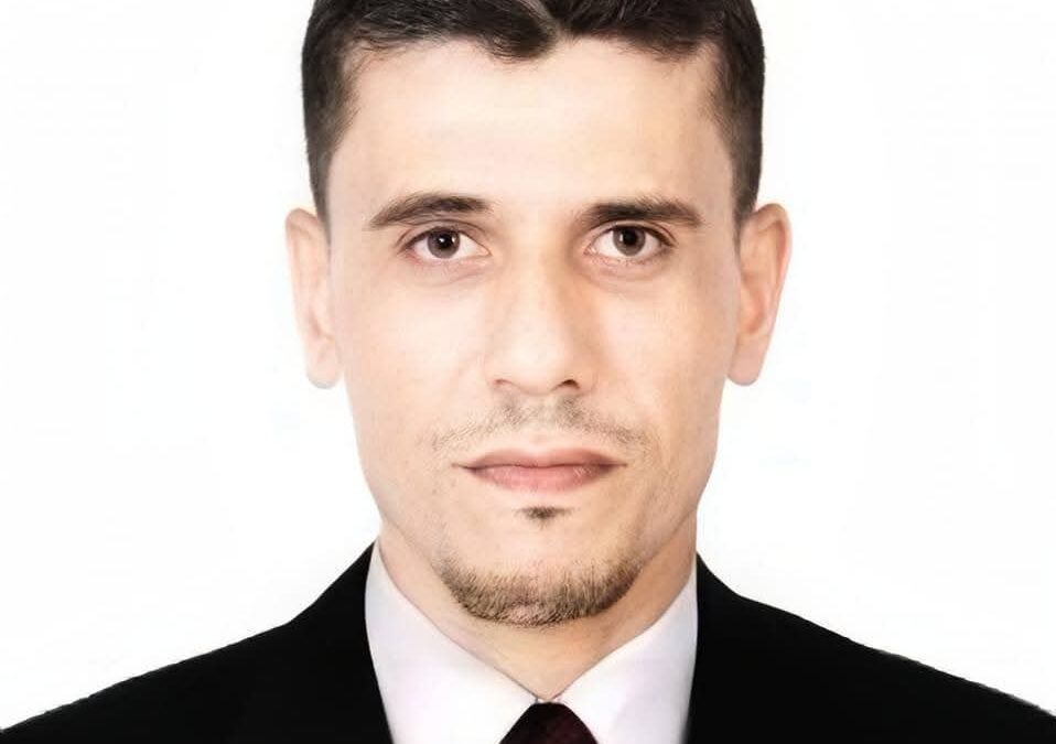 سأعيش في جلباب أبي