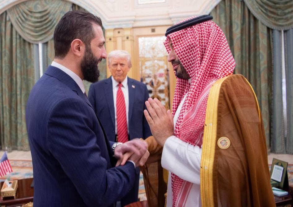 شاهد الصور الأولى التي جمعت الرئيس السوري مع الرئيس الامريكي بحضور ولي العهد السعودي.