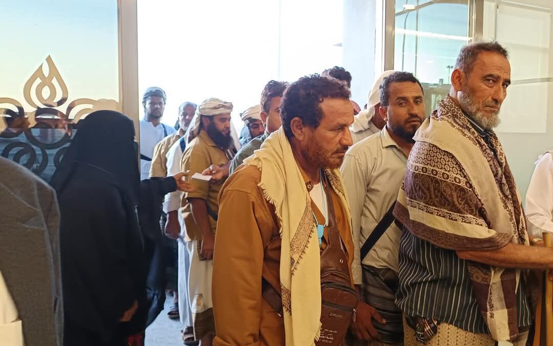 وزارة الاوقاف تبدأ تفويج حجاج الموسم ١٤٤٦ براً عبر منفذ الوديعة