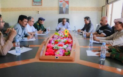 برئاسة الأمين العام هشله.. اجتماع للسلطة المحلية يناقش احتواء ظاهرة النازحين الأفارقة المتفشية في المحافظة