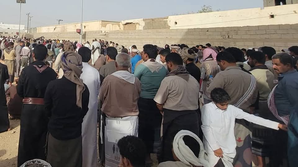 في موكب جنائزي مهيب يتقدمه الأمين العام.. تشييع جثمان الشاب علي باعلي إلى مثواه الأخير في مقبرة عتق