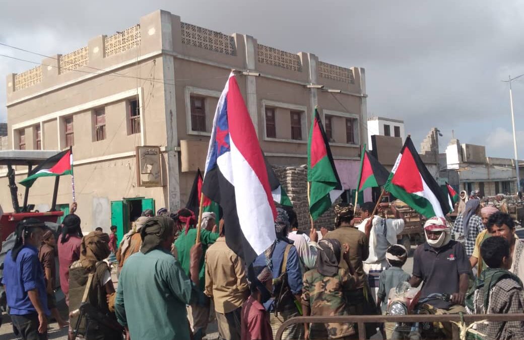 مسيرة جماهيرية حاشدة في أحور تضامناً مع الشعب الفلسطيني وتنديداً بحصار غزة