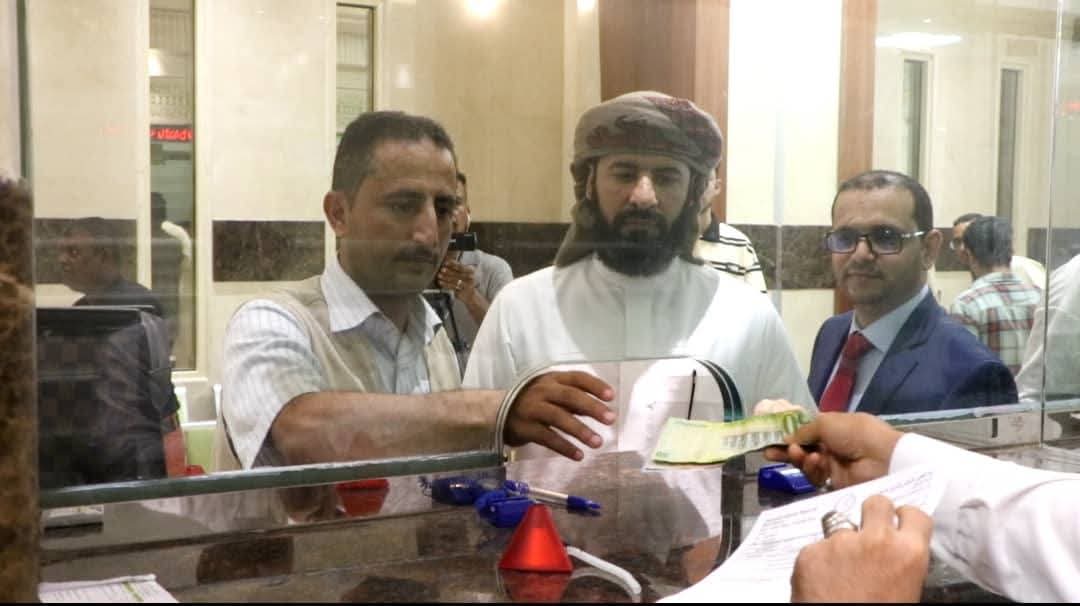 وفاءً للوعد..وزارة الأوقاف والإرشاد تبدأ تسليم المبالغ المستردة لحجاج بلادنا عن موسم 1445هـ