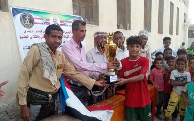 انتقالي زنجبار يختتم دوري كرة القدم السباعية بين مراكز المديرية بمناسبة ذكرى فك الارتباط