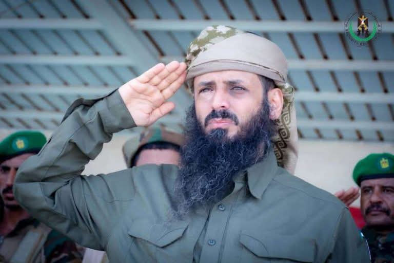 العميد الوالي يعزي مدير الشؤون القانونية في قوات الحزام الامني  بوفاة والدته