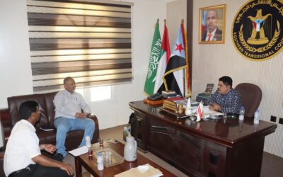 رئيس تنفيذية انتقالي حضرموت يناقش دعم القطاع الصحي مع مدير مكتب وزارة الصحة بالساحل