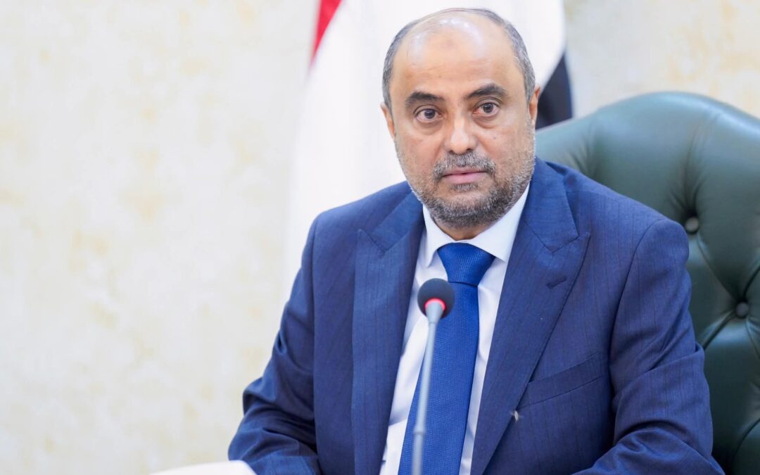 رئيس الوزراء يترأس في عدن الاجتماع الأول لمجلس الوزراء