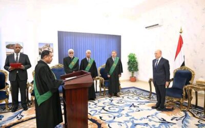 القضاة المعينون بالمحكمة العليا يؤدون اليمين القانونية أمام رئيس مجلس القيادة الرئاسي.