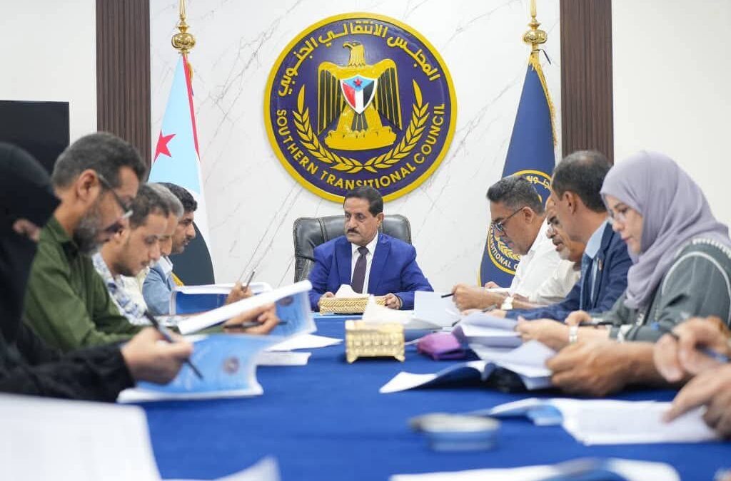 الأمانة العامة تناقش تقرير المشهد السياسي على الساحة الوطنية الجنوبية