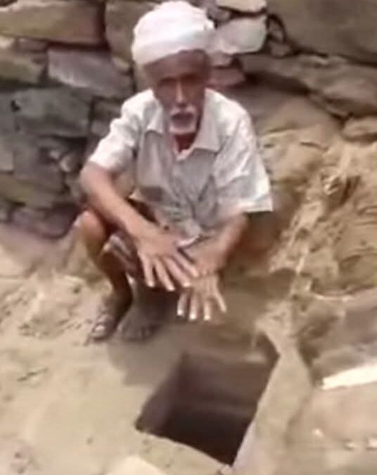 مدافن الحبوب* … *حكمة من ذهب **   *وذاكره نحتت*  *في قلب الصخور**