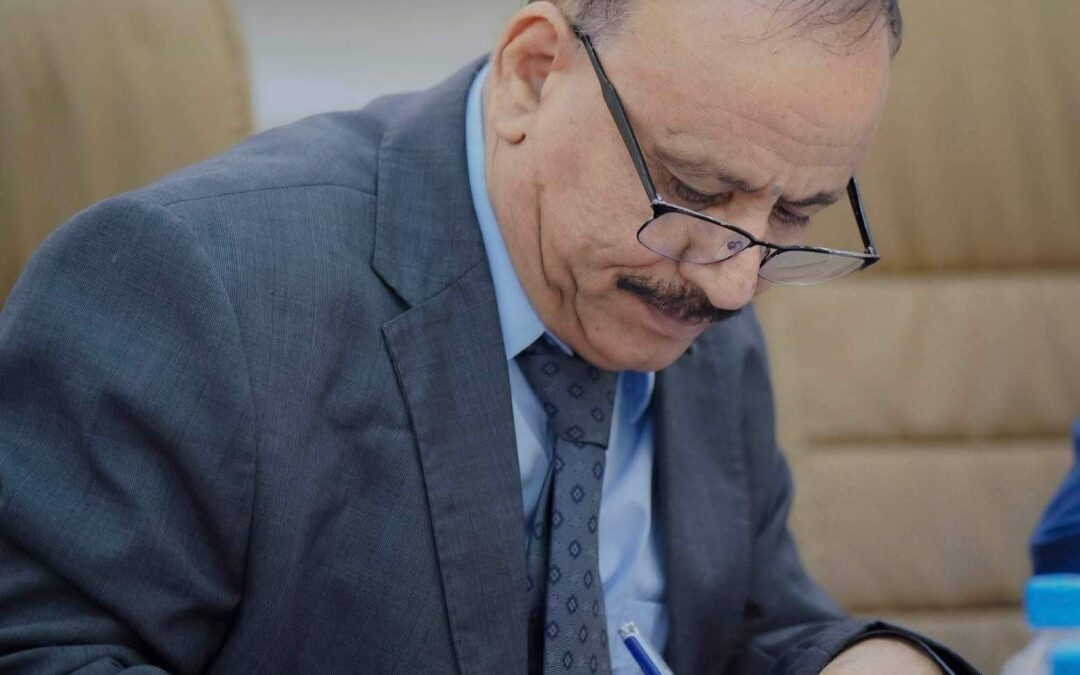 وزير النقل يصدر قرارات تكليف في مطار عدن الدولي والهيئة العامة للطيران المدني والأرصاد