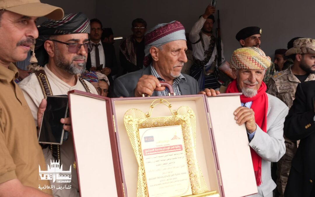 الشيخ أبو عبد الرحمن نبيل الخطيب الذرحاني الحائز على  جائزة العر للإبداع وخدمة المجتمع لعام 2025م ———