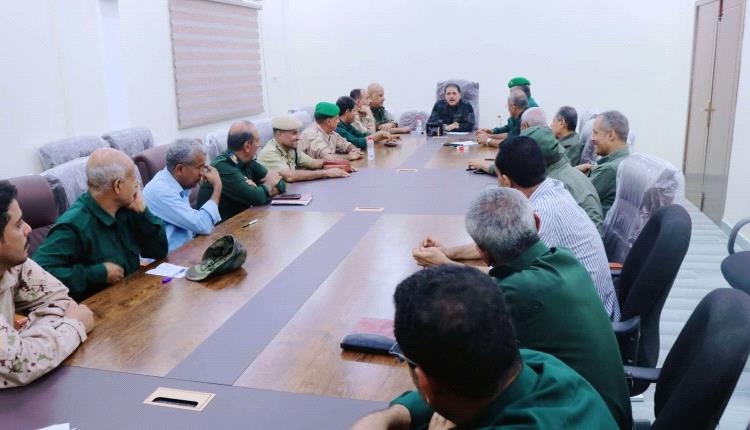 نائب مدير أمن العاصمة عدن يترأس اجتماعا أمنيا لتعزيز  الحالة الأمنية