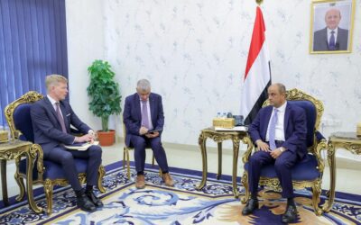 رئيس الوزراء يستقبل في العاصمة المؤقتة عدن المبعوث الأممي إلى اليمن