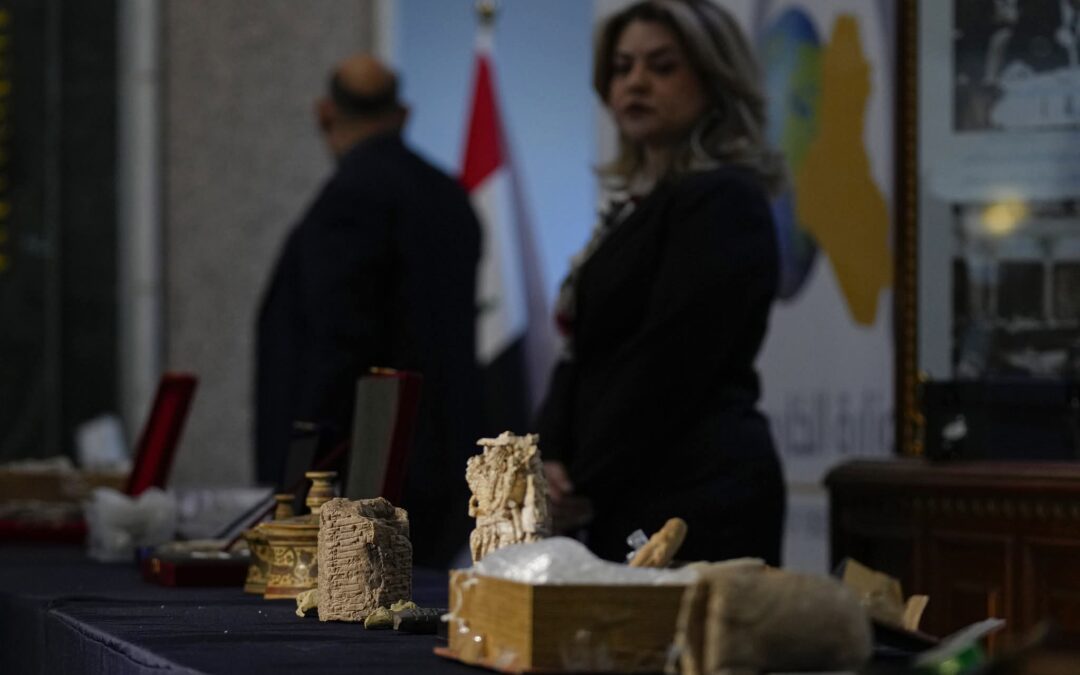 العراق يؤكد استعادة أكثر من 40 ألف قطعة أثرية مهربة