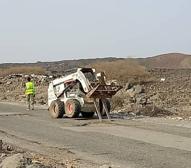 بمتابعة حثيثة ومستمرة من قِبل فريق مبادرة ترميم الطريق الدولي بأبين