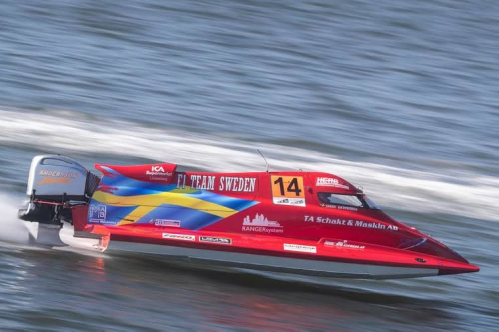 جدة تحتضن الجولة الرابعة من بطولة العالم لسباقات الزوارق السريعة