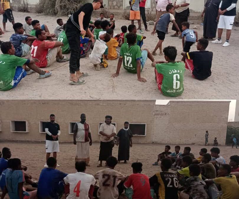 مكتب الفرق الشعبية بمديرية خنفر يواصل النزول الميداني إلى منطقة المحراق بجعار