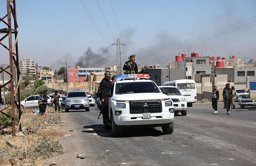وزارة_الدفاع_السورية: الجيش يواصل الرد على مصادر النيران في السويداء
