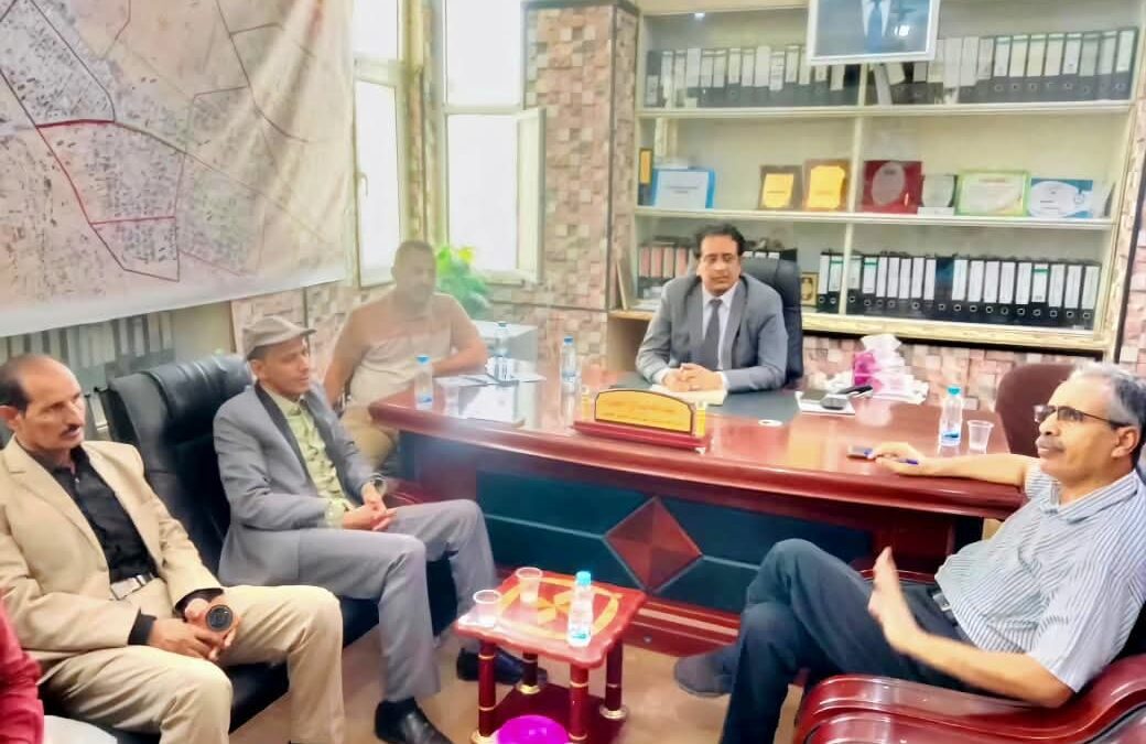 الوكيل الخليفي يترأس اجتماعًا للجنة تنظيم ومراقبة محطات غاز السيارات بالمحافظة