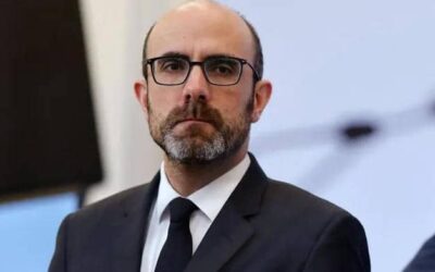 المخابرات الفرنسية: لدينا مؤشرات على وجود مخزونات يورانيوم عالي التخصيب في إيران