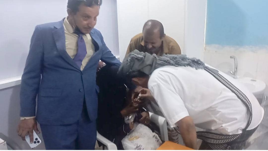 تدشين حملة التطعيم ضد شلل الأطفال في مديرية أحور بأبين