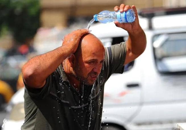 بسبب ارتفاع الحرارة.. العراق يُعطل العمل في 5 محافظات