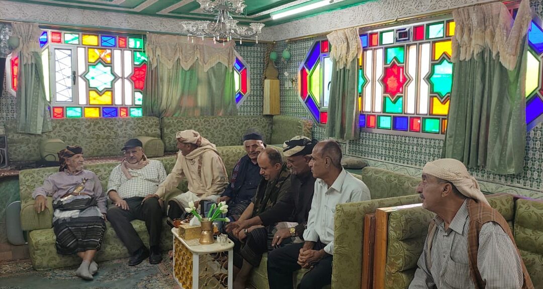 اللواء قاسم عبدالرب يلتقي الشيخ عبدالرب النقيب