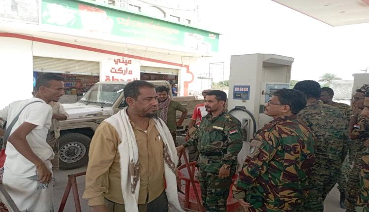 اليوسفي والمعلم والسعدي ينفذون نزول ميداني للمحلات التجارية والصرافات لضبط الأسعار بمدينة جعار
