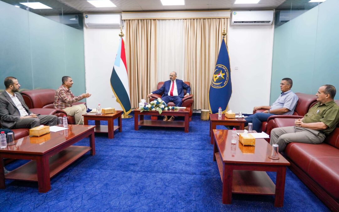الرئيس الزُبيدي يؤكد حرص الدولة على دعم الاستثمارات المحلية