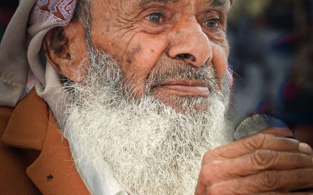 قيادة محور يافع القتالي واللواء الثالث مشاة تبعث برقية عزاء ومواساة في رحيل المناضل والشاعر الشيخ يحيى الفردي