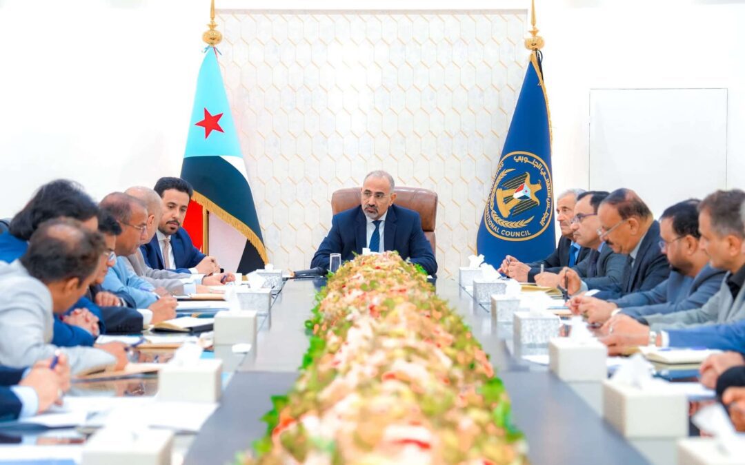 القيادة التنفيذية العليا تبحث ترتيبات مؤتمري المانحين والاقتصادي وتشيد بجهود ضبط الأسعار