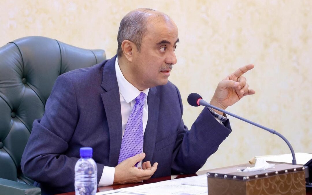 رئيس الوزراء يوجه الهيئة العامة للأراضي بمنح فرصة نهائية للمستثمرين غير الملتزمين او سحب الأراضي الممنوحة لهم